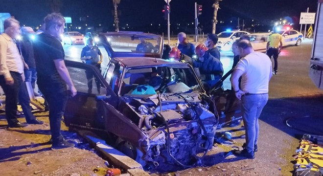 Kavşakta trafik kazası: 2 yaralı