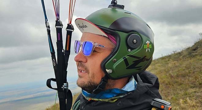 Kayalıklara düşen Rus paraşütçü öldü