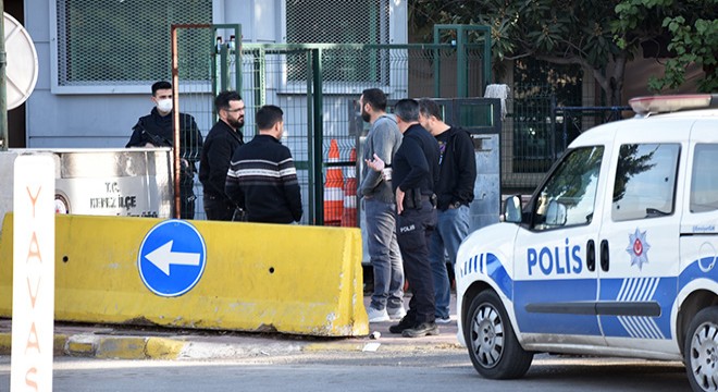 Kaybettiği cüzdanı için gittiği polis merkezinde havaya ateş açtı