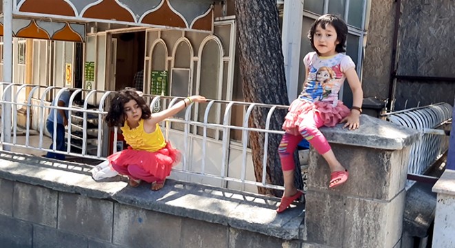 Kaybolan üvey kardeşleri polis buldu