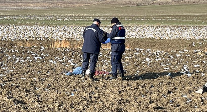 Kayıp Alzheimer hastası kadın, arazide ölü bulundu