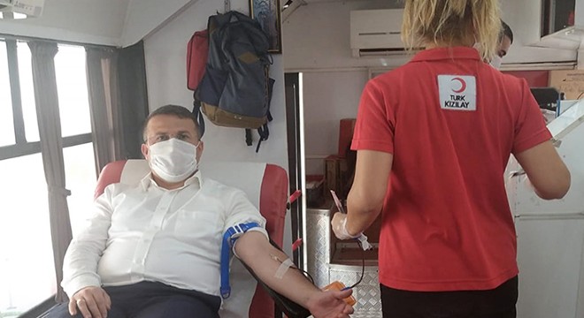 Kaymakam Çimşit'ten kan bağışı