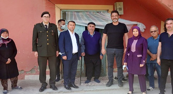 Kaymakam Çimşit'ten şehit babasına ziyaret