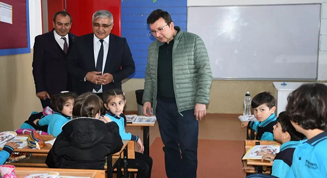 Kaymakam Şahin, depremzede öğrencileri ziyaret etti