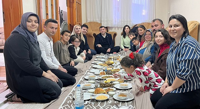 Kaymakam Altun şehit ailesiyle iftar yaptı