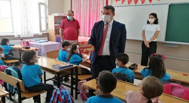 Kaymakam Çimşit, okul ziyaretinde
