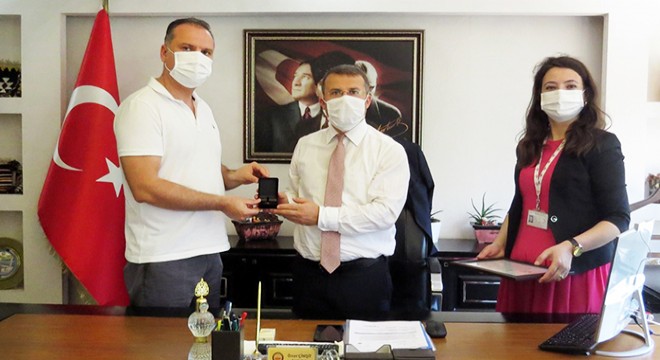 Kaymakama Kızılay'dan bronz madalya