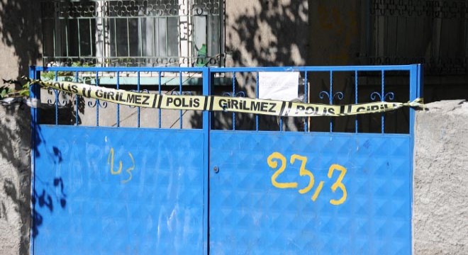Kayseri'de 2 ailenin oturduğu binaya koronavirüs karantinası