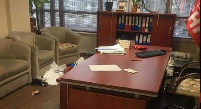 Kayseri'de CHP ilçe binasına saldırı