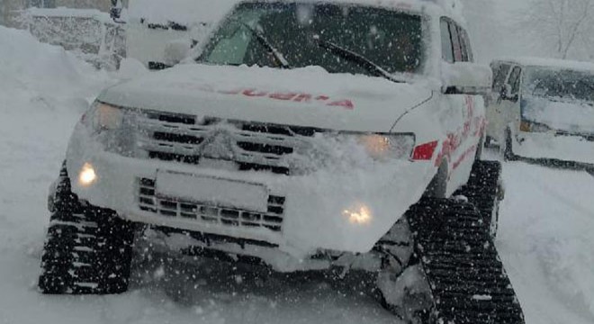 Kayseri'de diyaliz hastaları paletli ambulansla hastaneye götürüldü