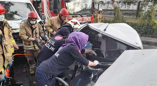 Kaza sonrası cadde savaş alanına döndü: 4 yaralı