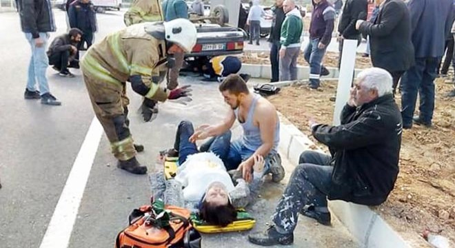 Kazada 6 kişi yaralandı; hamile eşinin yanından ayrılmadı