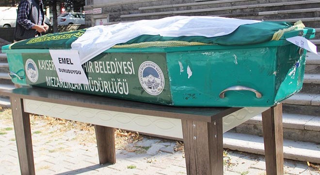 Kazada ölen Emel, son yolculuğuna uğurlandı