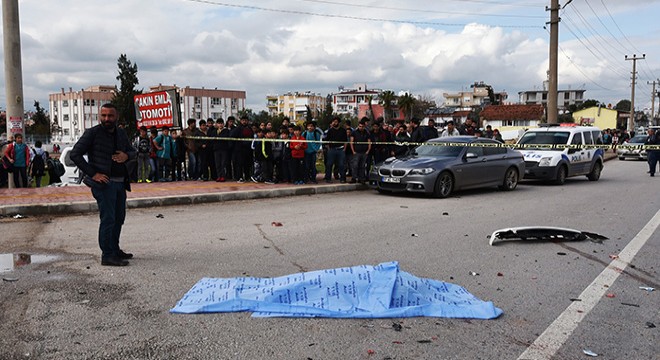 Kazada kamyonetin kapısından fırlayan sürücü öldü