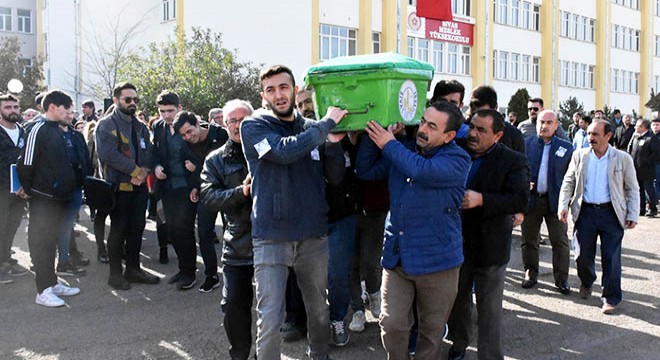 Kazada ölen Mustafa gözyaşlarıyla uğurlandı