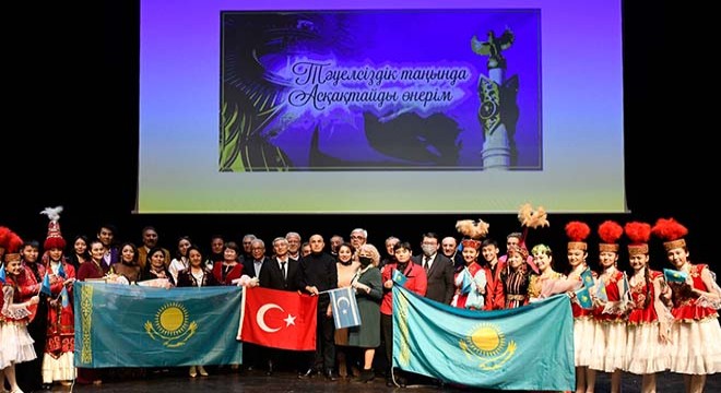 Kazakistan'ın bağımsızlık yıl dönümü Muratpaşa'da kutlandı