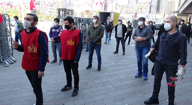 Kazancı Yokuşu'nda sosyal mesafeli 1 Mayıs anması