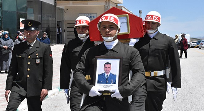 Kazara vurulan yüzbaşı, Malatya'da toprağa verildi