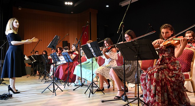 Keman Orkestrası büyüledi
