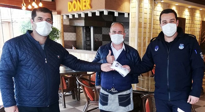 Kemer Belediyesi'nden halka ücretsiz maske