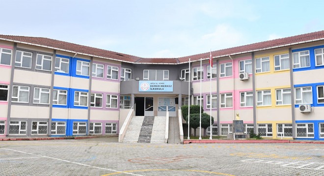 Kemer Belediyesi'nden okullara bakım