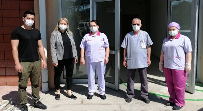 Kemer Belediyesi'nden sağlık çalışanlarına Ramazan paketi