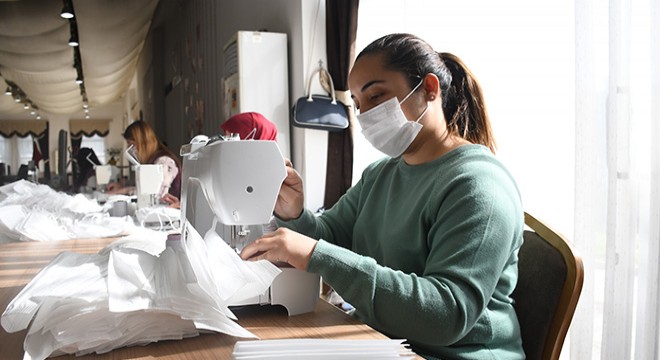 Kemer Belediyesi'nden ücretsiz maske