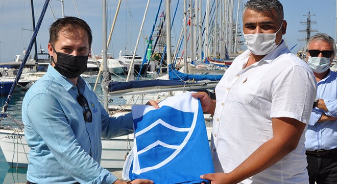 Kemer'de 4 tur teknesine mavi bayrak