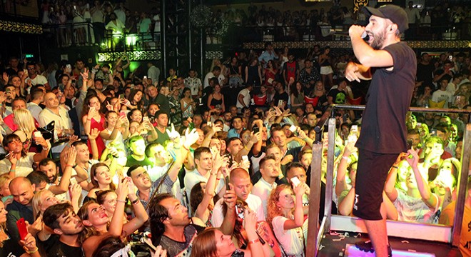 Kemer'de Rus rapçi Mot rüzgarı