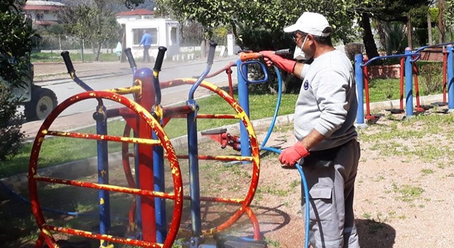 Kemer'de dezenfekte çalışmaları sürüyor