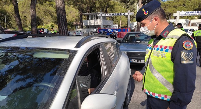 Kemer'de emniyet kemeri kontrolü
