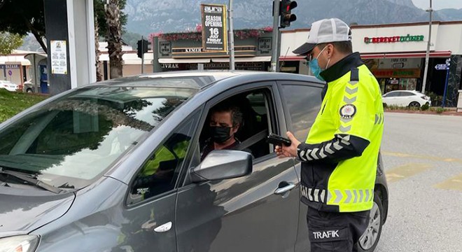 Kemer'de 'ihbarlı kırmızı ışık' denetimi