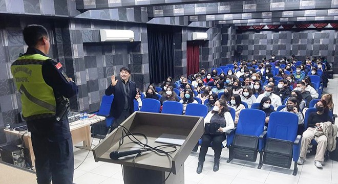 Kemer'de öğrenci ve öğretmenlere trafik eğitimi