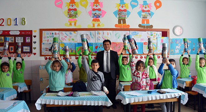 Kemer'de öğrencilere anlamlı hediye
