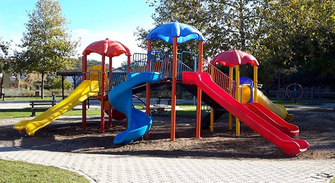 Kemer'de parklar yenileniyor
