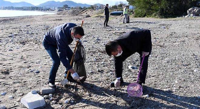 Kemer'de sahil temizliğinin ikincisi yapıldı