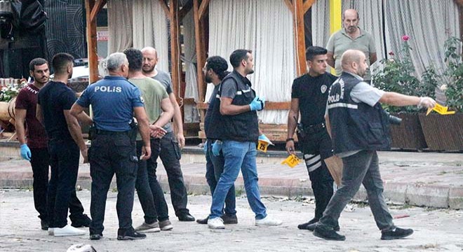 Kemer'de silahlı kavga: 3 yaralı