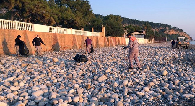Kemer'de temizlik çalışmaları