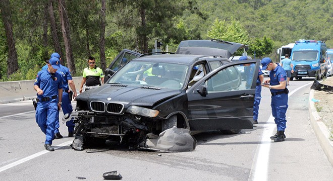 Kemer'de trafik kazası: 2 yaralı