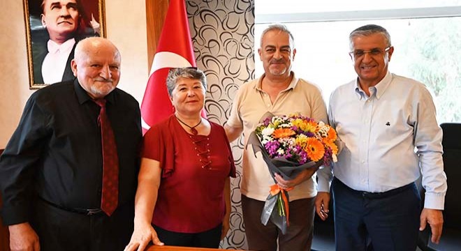 Kemer Gönüllü Halk Korosu ndan Başkan Topaloğlu na ziyaret