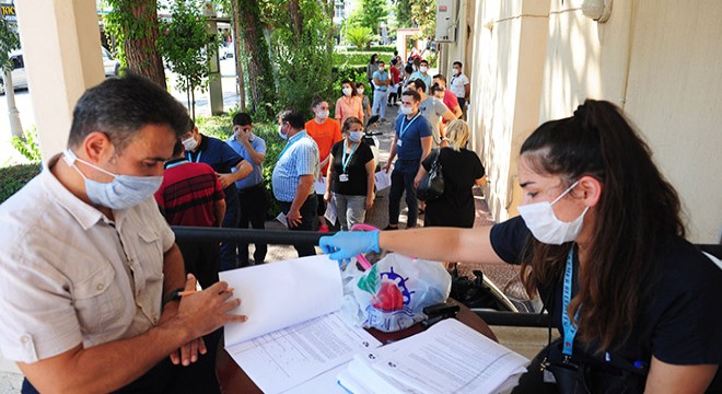 Kemer de belediye personeline koronavirüs testi