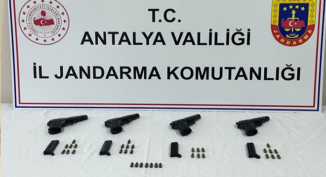 Kemer de haciz yapılan otelde 4 ruhsatsız tabanca