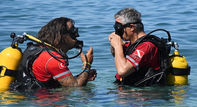 Kemer de sualtı temizliği