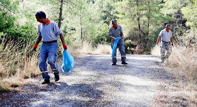 Kemer de temizlik çalışmaları sürdü