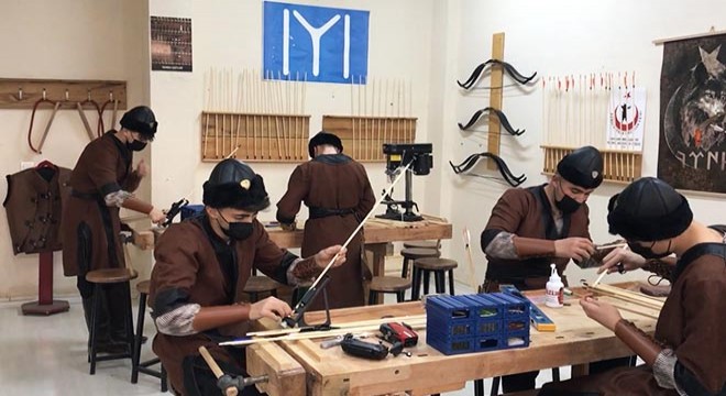 Kendi oklarını üreten öğrenciler, şampiyonaya hazırlanıyor