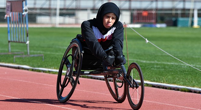 Kendine acımayı bıraktı, atletizmde altına ulaştı