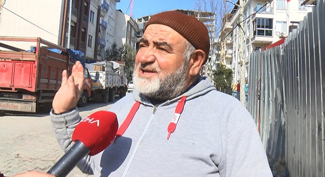 Kendisine tokat atan kişiyi yumrukladı