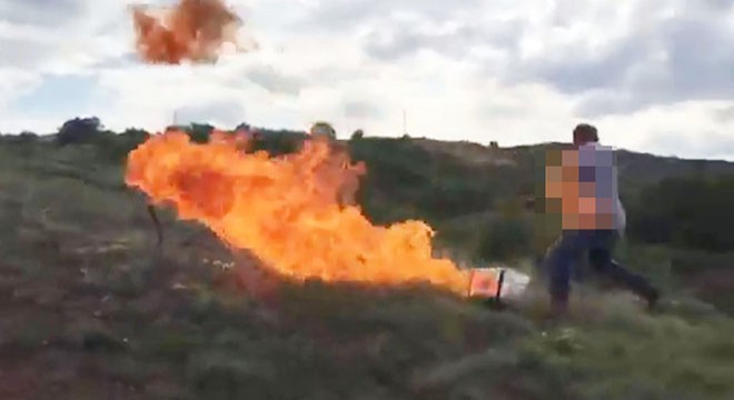 Kendisini ateşe veren hükümlüyü, jandarma kurtardı