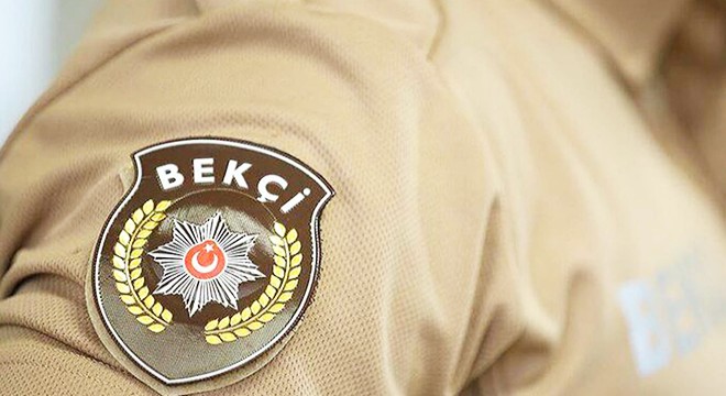 Kendisini uyaran bekçiyi pompalı tüfekle vurdu