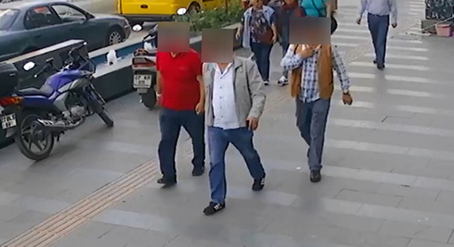 Kendisini polis diye tanıtan dolandırıcılar yakalandı